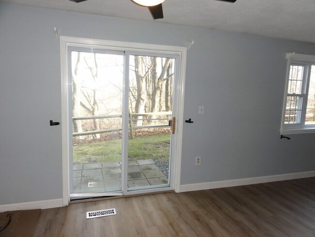 Building Photo - 73 Kennedy Dr