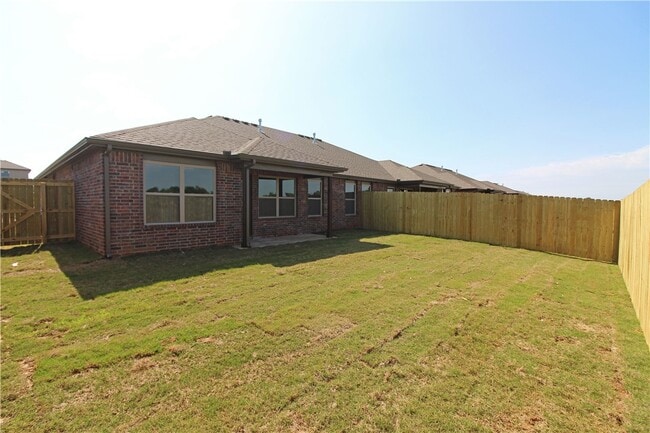 Building Photo - 411 Barbet Dr