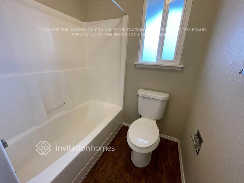 Building Photo - 1216 S 236th Pl