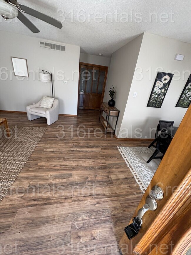 Building Photo - 6446 Mabel St