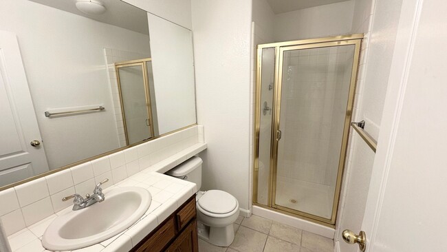 Building Photo - $2,795 Teague & Chestnut, 4 Bedroom Home -...
