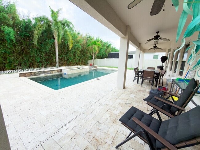 Building Photo - 14823 Golden Sunburst Ave