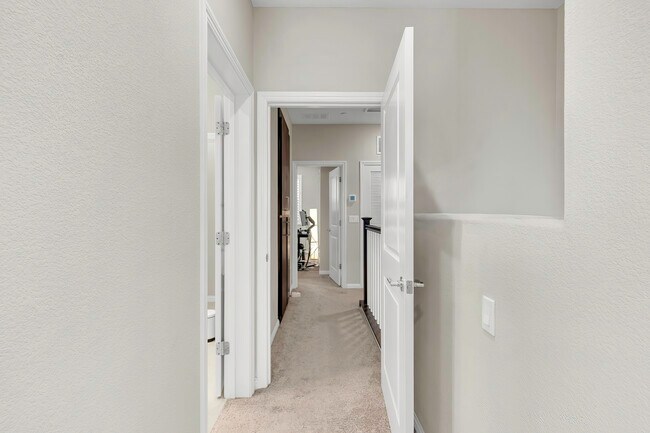 Building Photo - 37335 Duckling Ter