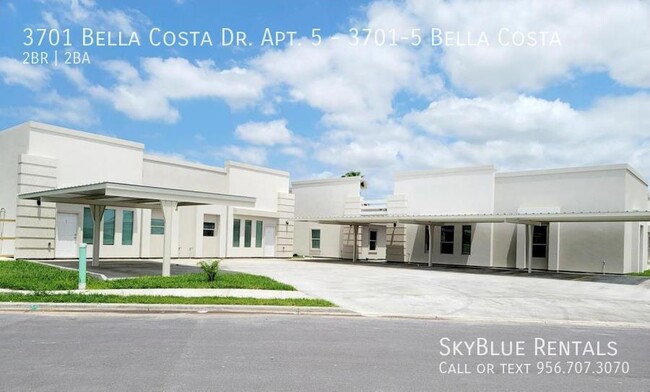 Building Photo - 3701 Bella Costa Dr