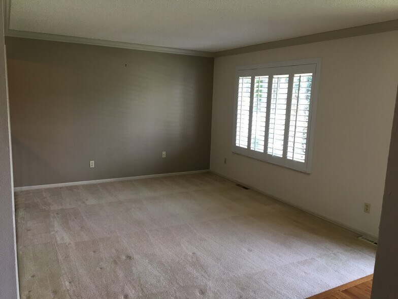 Building Photo - 9178 Dudley St