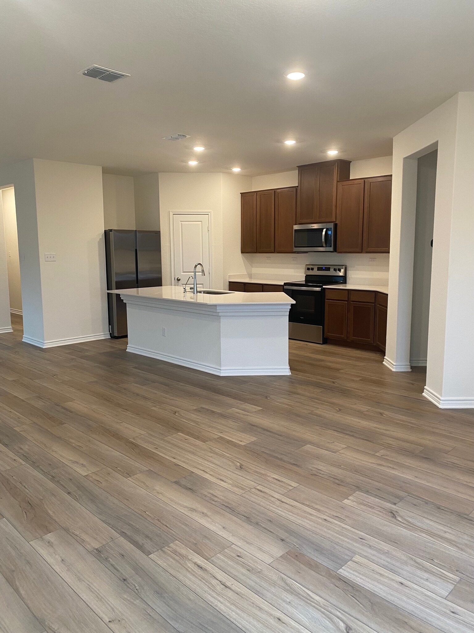 Building Photo - 440 Horizon Pointe