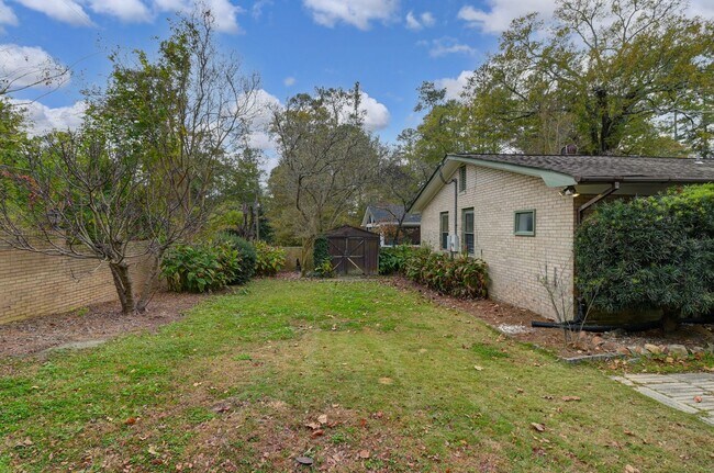 Building Photo - Prime Location! Beautiful Home Only Minutes to The Vista & Downtown