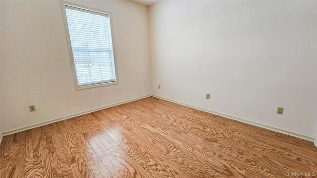 Building Photo - 304 Canter Ct