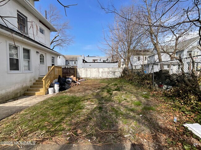 Building Photo - 1015 Mattison Ave