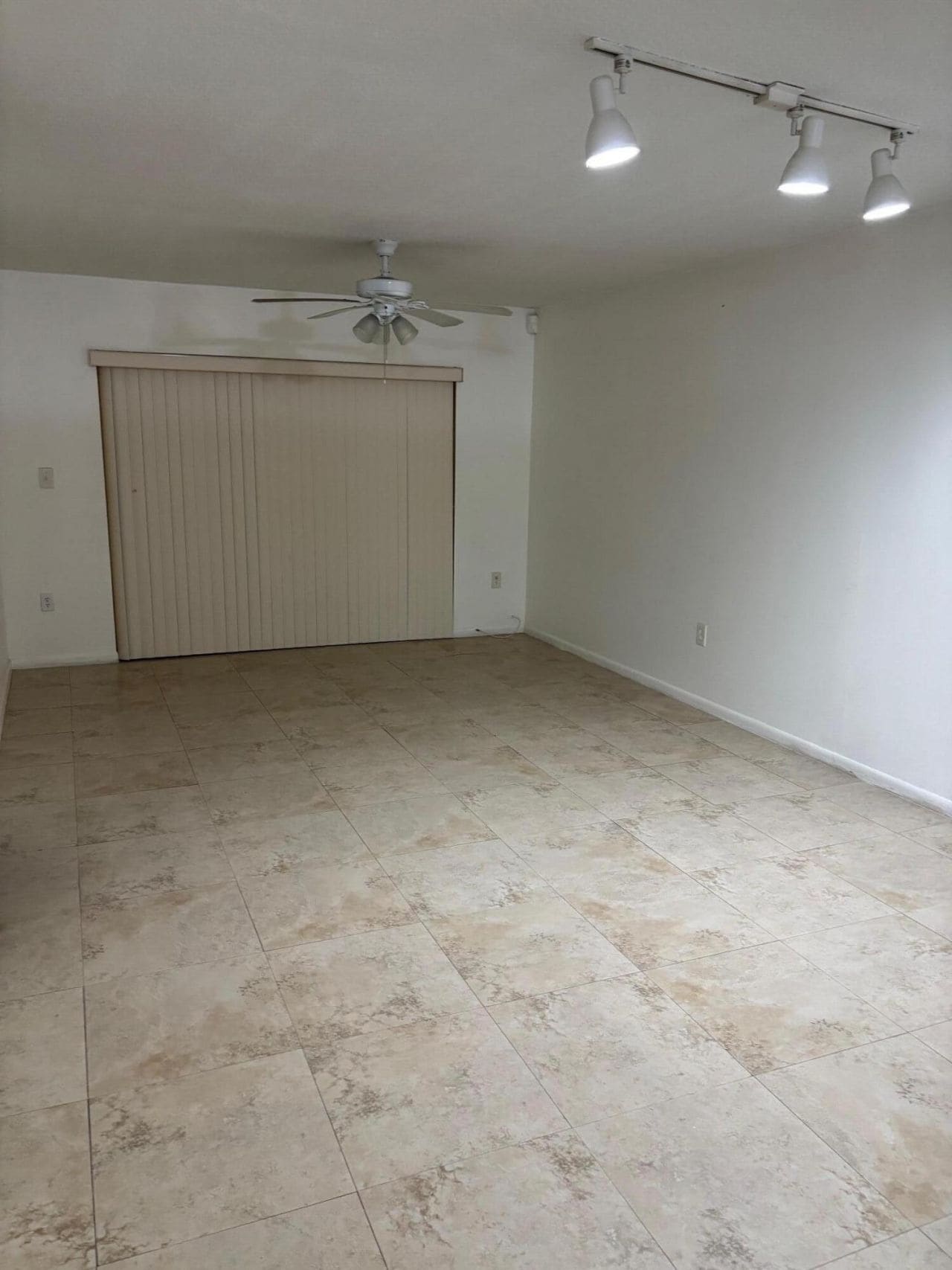 Building Photo - 9959 Nob Hill Pl