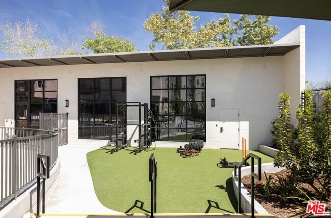 Building Photo - 2716 N Cadence Wy