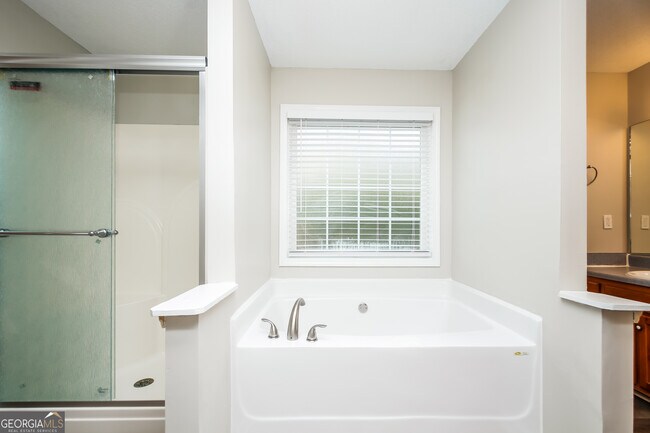 Building Photo - 91 River Oak Ct
