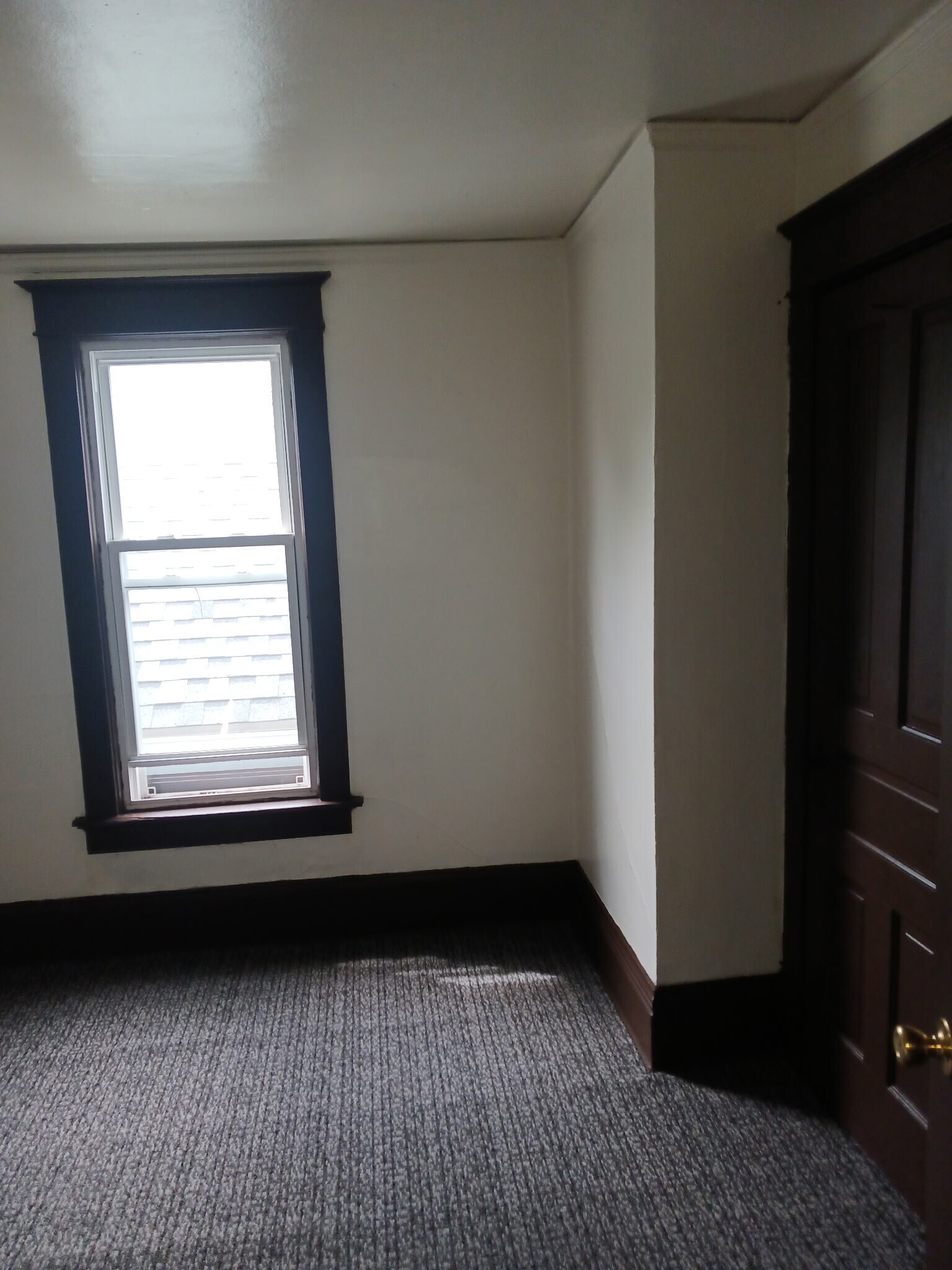 Building Photo - 916 W Greenfield Ave
