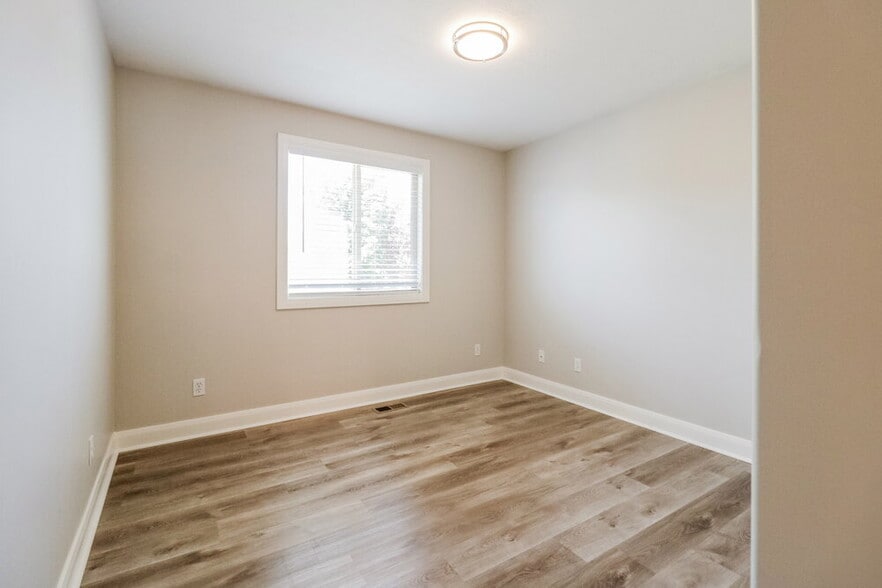 Building Photo - 817 N 600 W