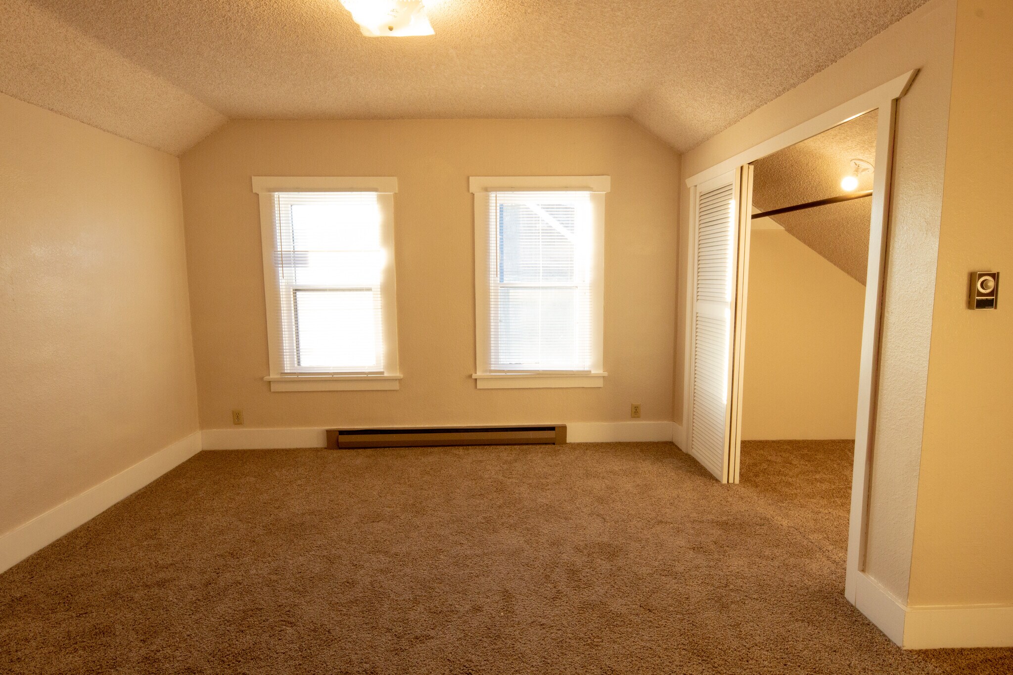 Bedroom - 124 E Orchard Ave