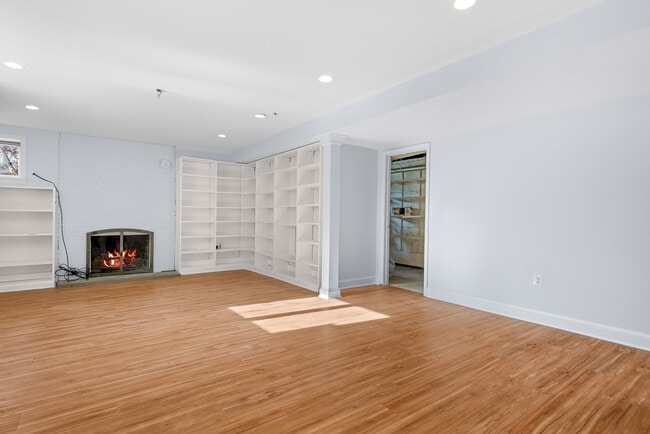 Building Photo - 1407 Leegate Rd NW