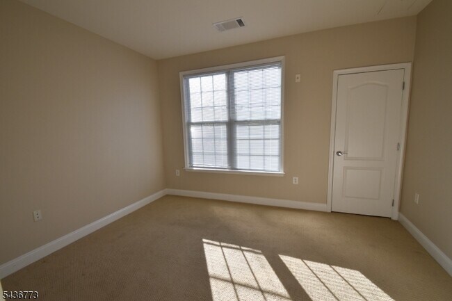 Building Photo - 2312 Ramapo Ct
