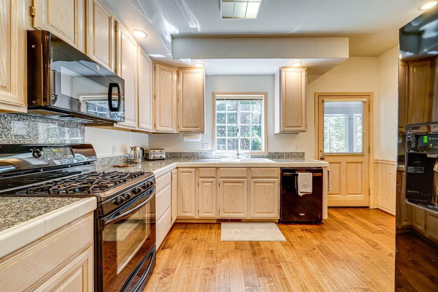 Building Photo - 14474 Northwoods Blvd