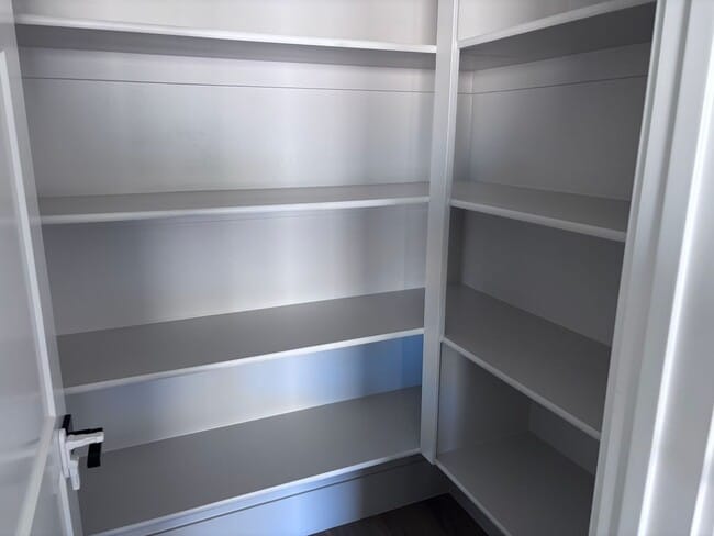 Building Photo - Wonderful single story 4 bed | 3 Bath | 2 Car Garage off Washington Dam Rd with Hot Tub