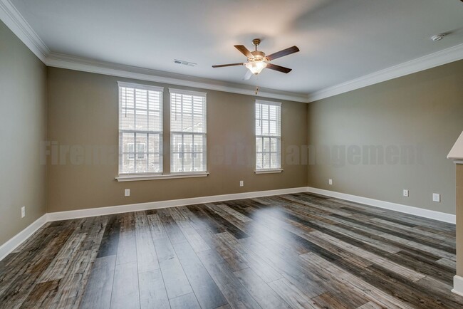 Building Photo - Beautiful Three Bedroom, Three and Half Ba...