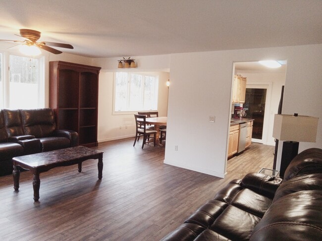 Building Photo - 2400 Richards Ct