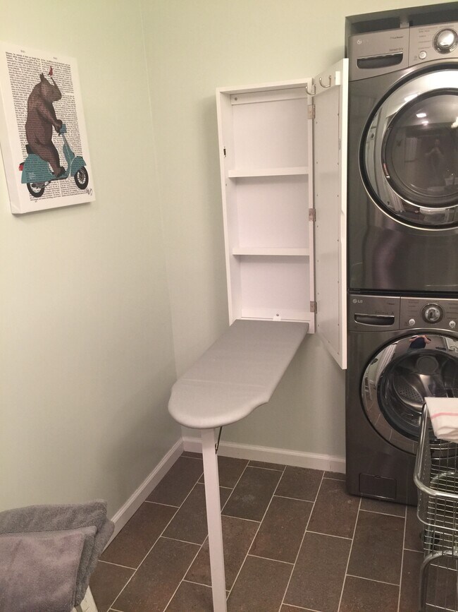 Building Photo - 51 S Park St