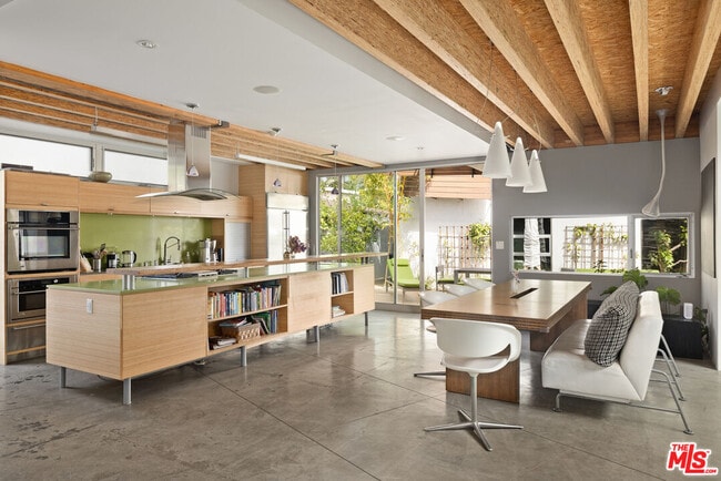 Building Photo - 710 Milwood Ave