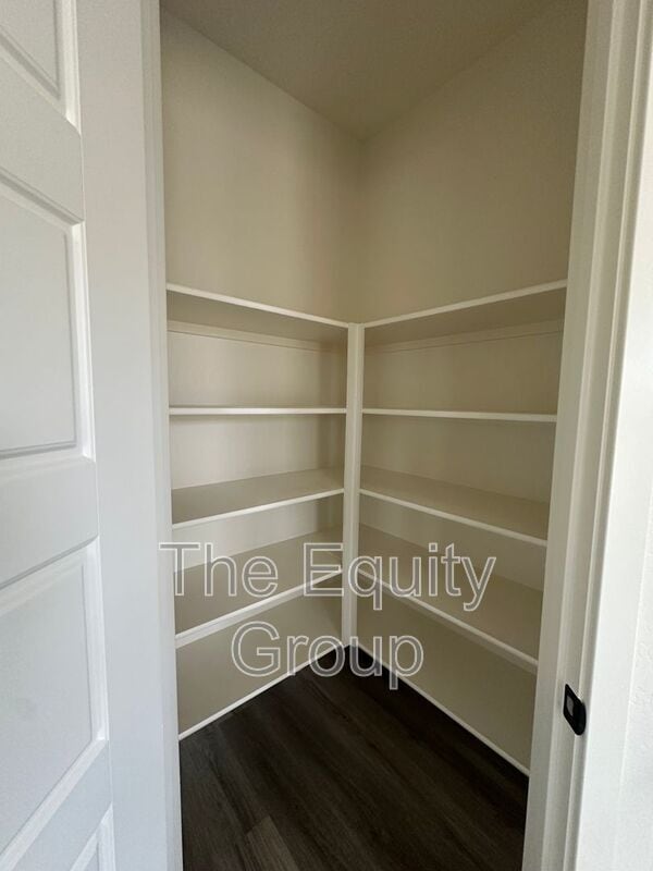 Building Photo - 6925 W Grove Ave