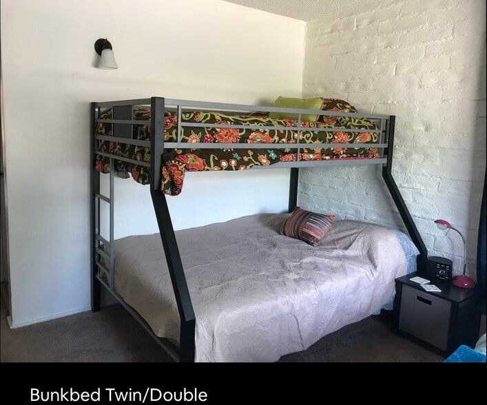 Building Photo - 6 W Greenock Dr