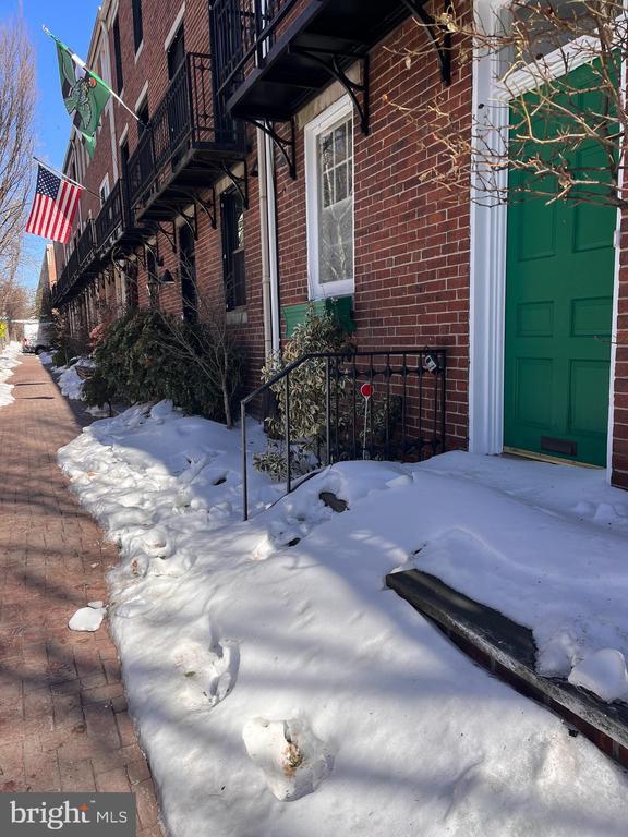 Building Photo - 275 S 3rd St