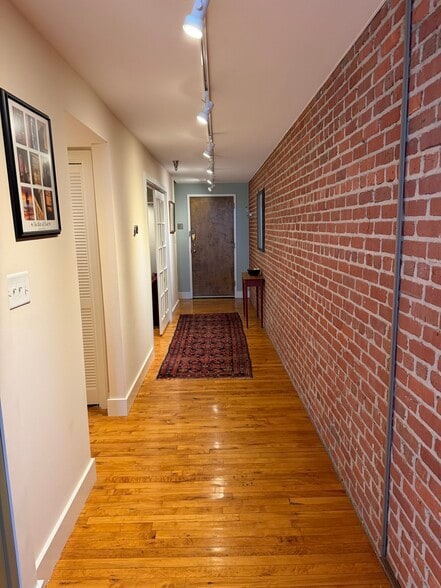 Building Photo - 500 N Duke St
