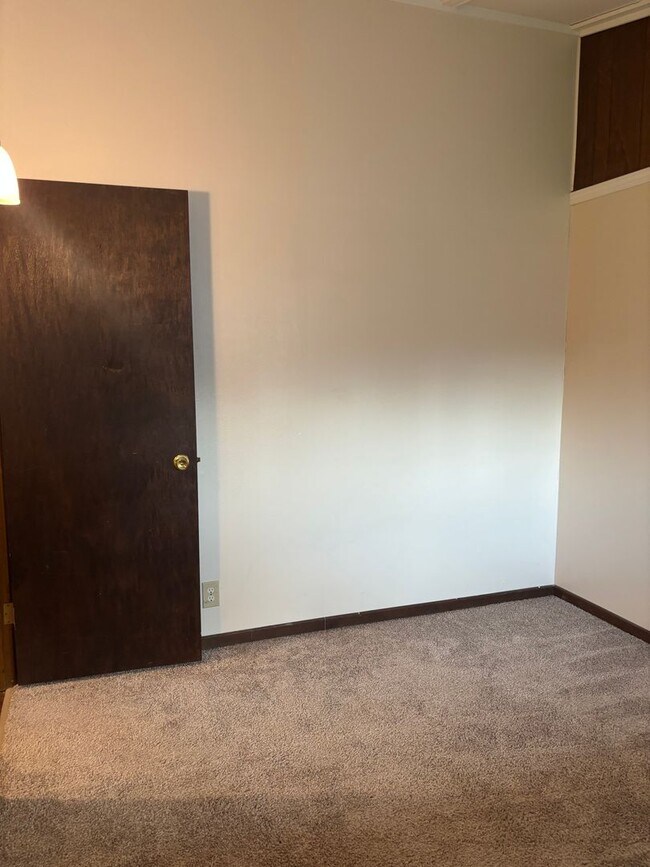 Building Photo - 4037 Fahrenkamp Ave