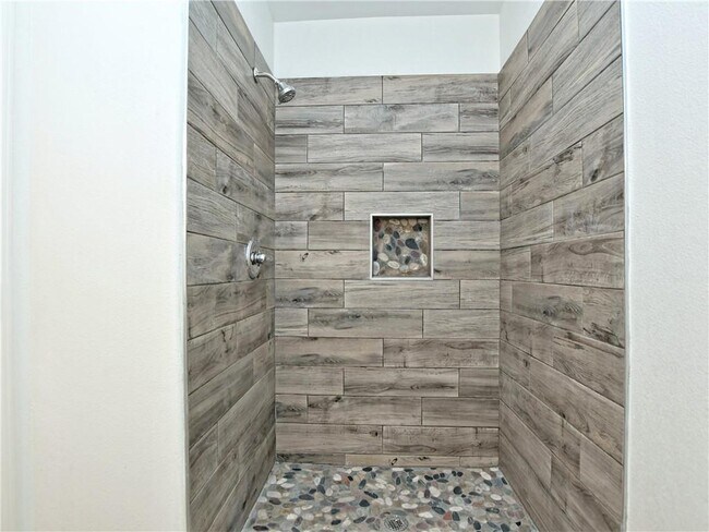 Building Photo - 208 Sendero Cove