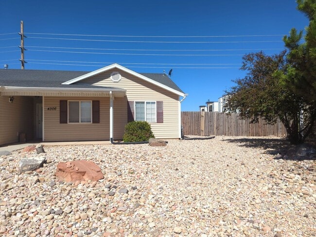 Building Photo - Freshly Updated home in a Quiet Cul-de-Sac