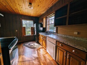 Building Photo - 6400 Gibson Ln