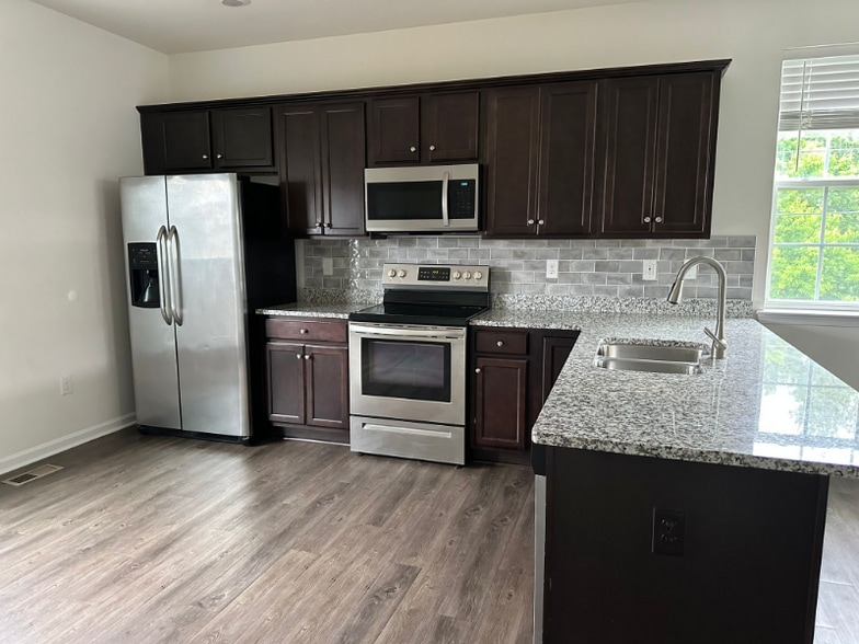 Building Photo - 309 Magellan Dr