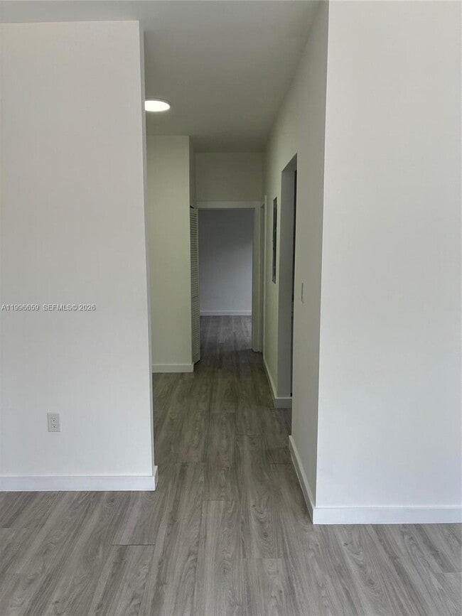 Building Photo - 2352 SW 5th St