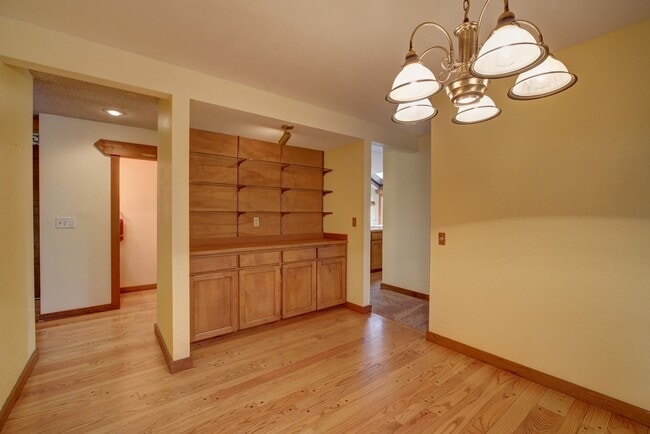 Building Photo - 3bd/2.5ba Edmonds Home