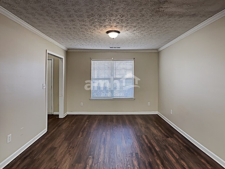 Building Photo - 1130 Saint Phillips Ct