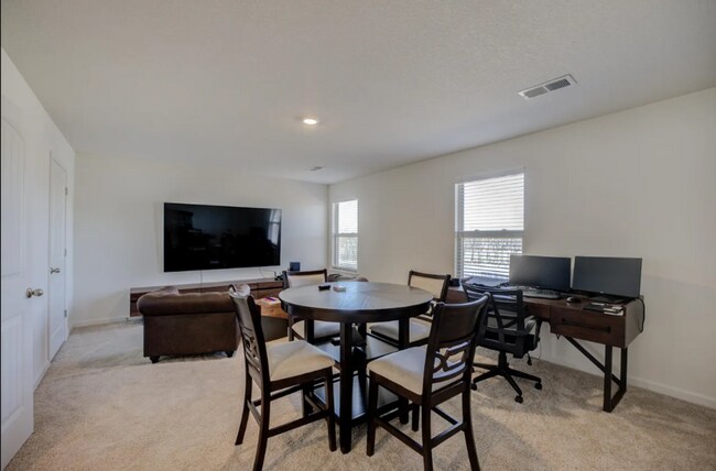 Building Photo - Desirable Fairway Village 4 bedroom 2.5 bath home in Oakland
