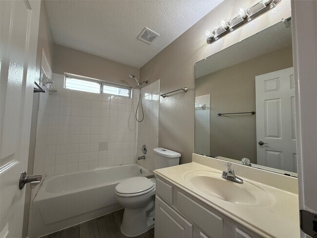 Building Photo - 6111 Settlers Village Dr