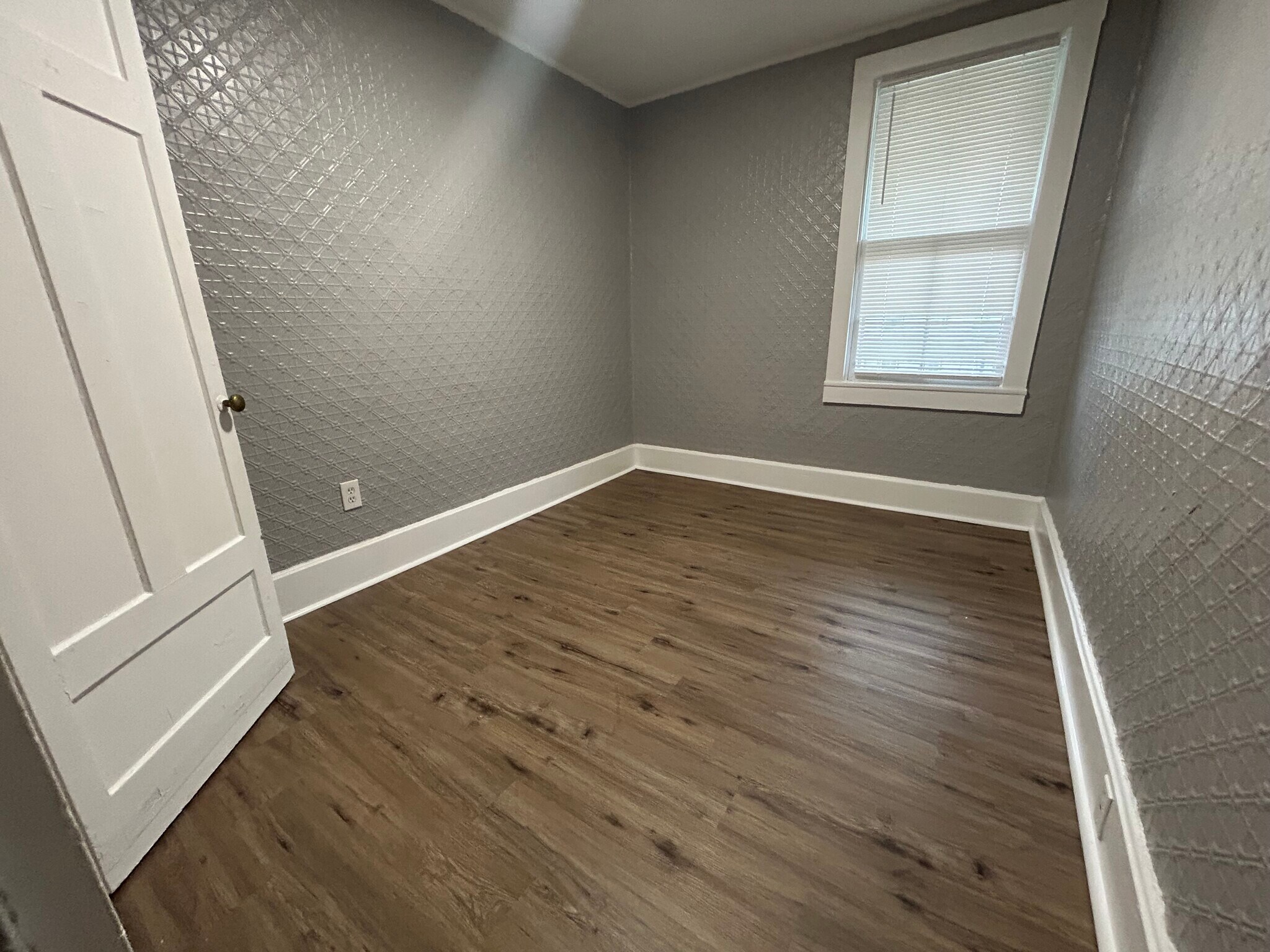 Building Photo - 24 4th St