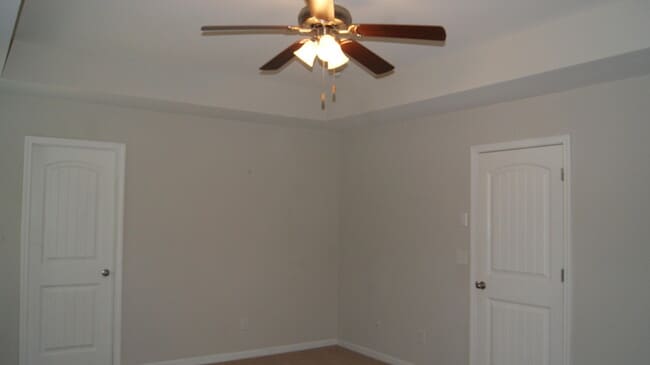 Building Photo - 375 Niblick Dr