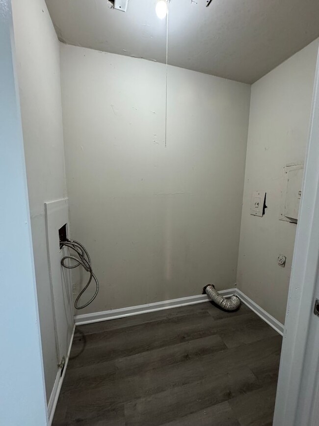 Building Photo - Newly Renovated Home In Whitehaven - Open ...