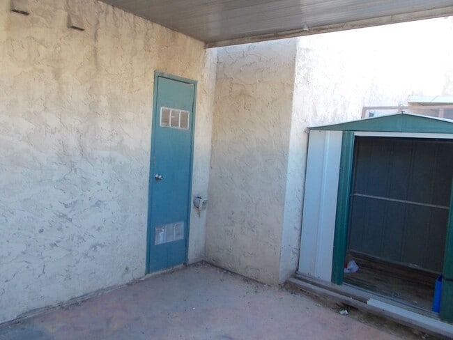 Building Photo - Charming 2-Story 3 Bedroom Townhome