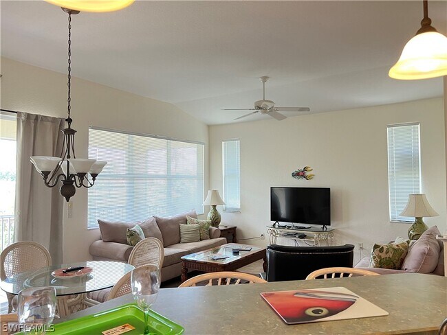 Building Photo - 3181 Matecumbe Key Rd