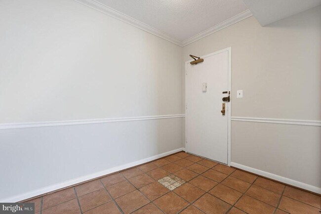 Building Photo - 3709 S George Mason Dr