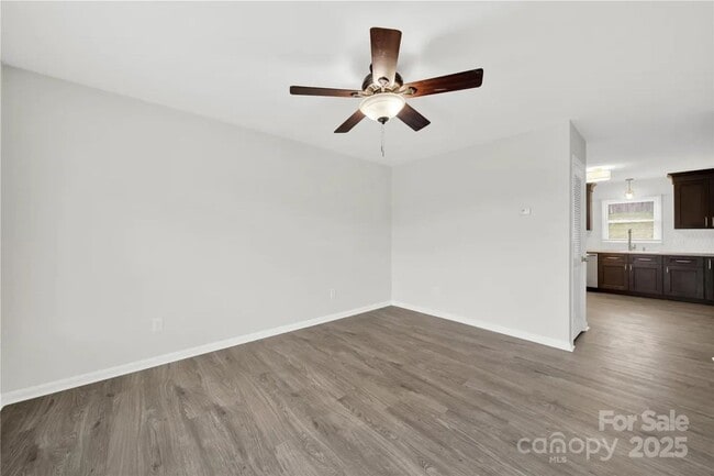 Building Photo - Fully Remodeled | 2BR/1.5BA Condo | Willowbrook