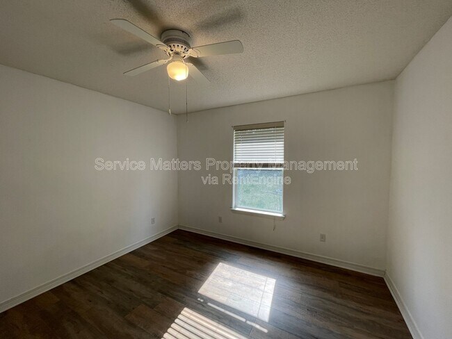 Building Photo - 4538 Chantilly Way