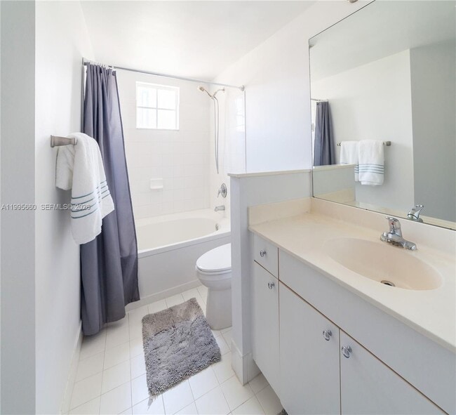 Building Photo - 17100 N Bay Rd